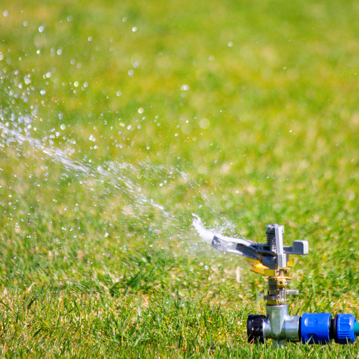 ASPERSOR METALICO CON ESTACA