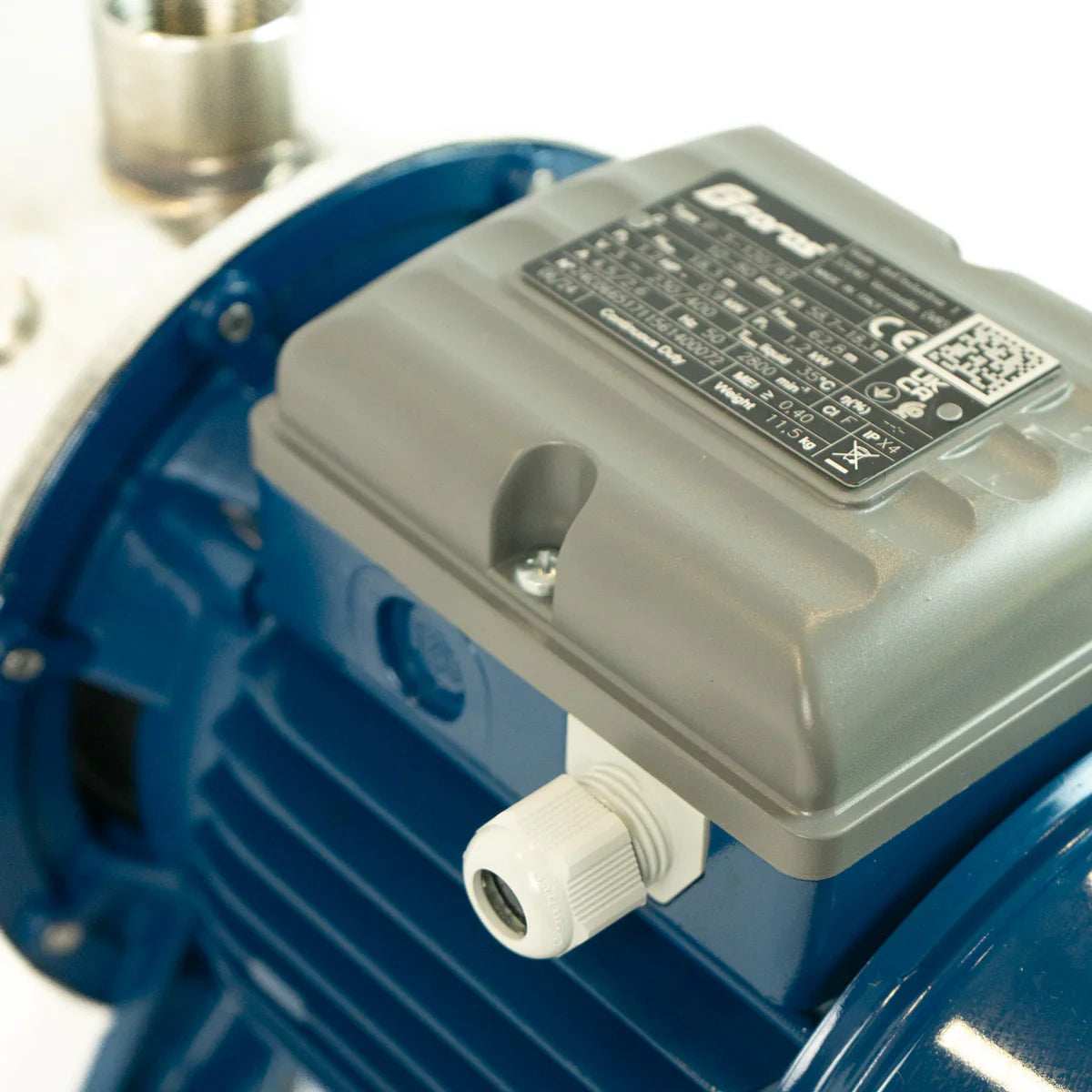 BOMBA MULTIETAPA SERIE PLUS 3 120/6T MULTI INOX 1"X1" - 1.2 HP/380V - FORAS